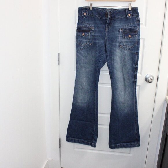 Urban Outfitters BDG Micro Flare Size 29 Button Flap High Rise - Picture 1 of 4